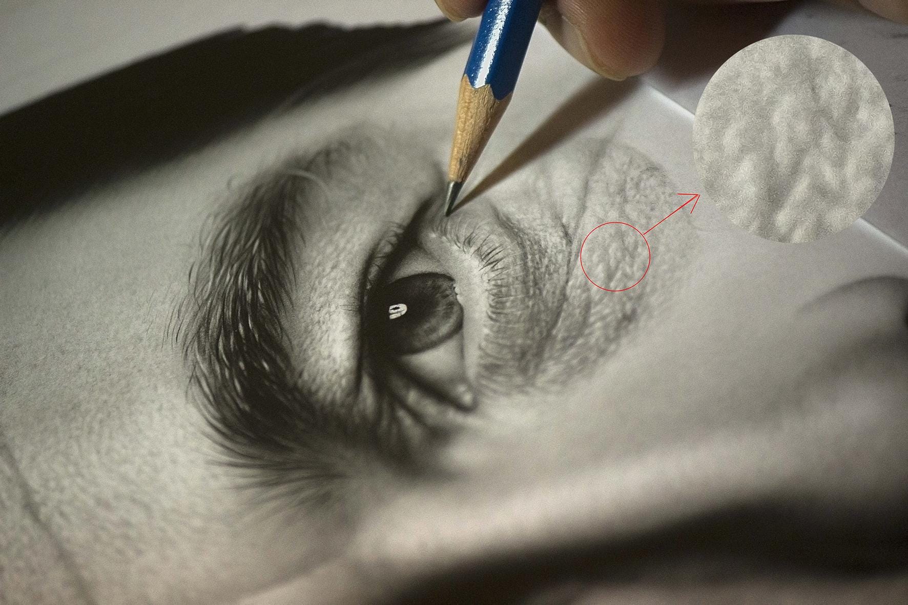 Detalhe ampliado de textura de pele mostrando manchas e formas percebidas antes do desenho
